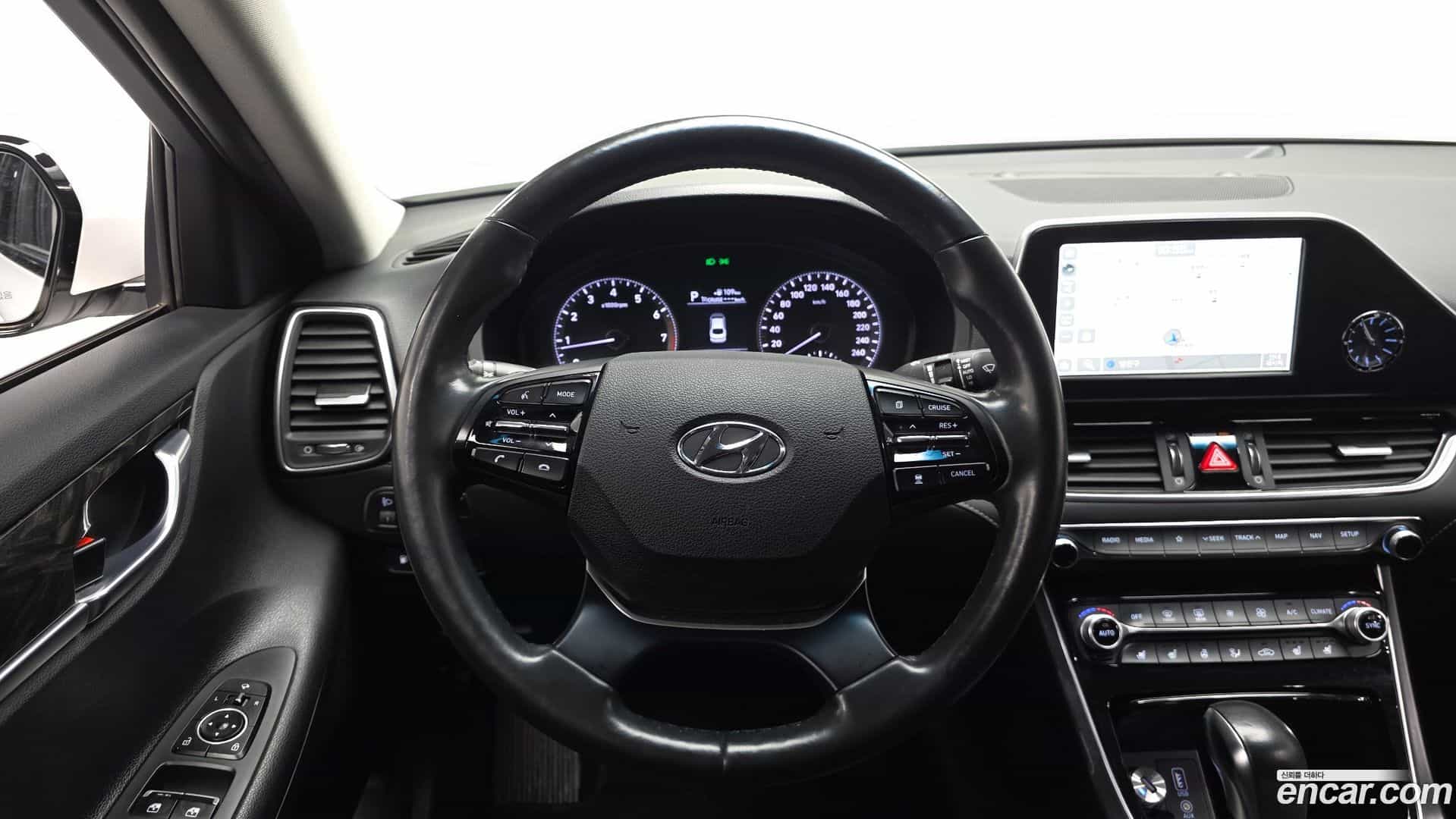 Grandeur Hyundai 2019.4-OPTION-017