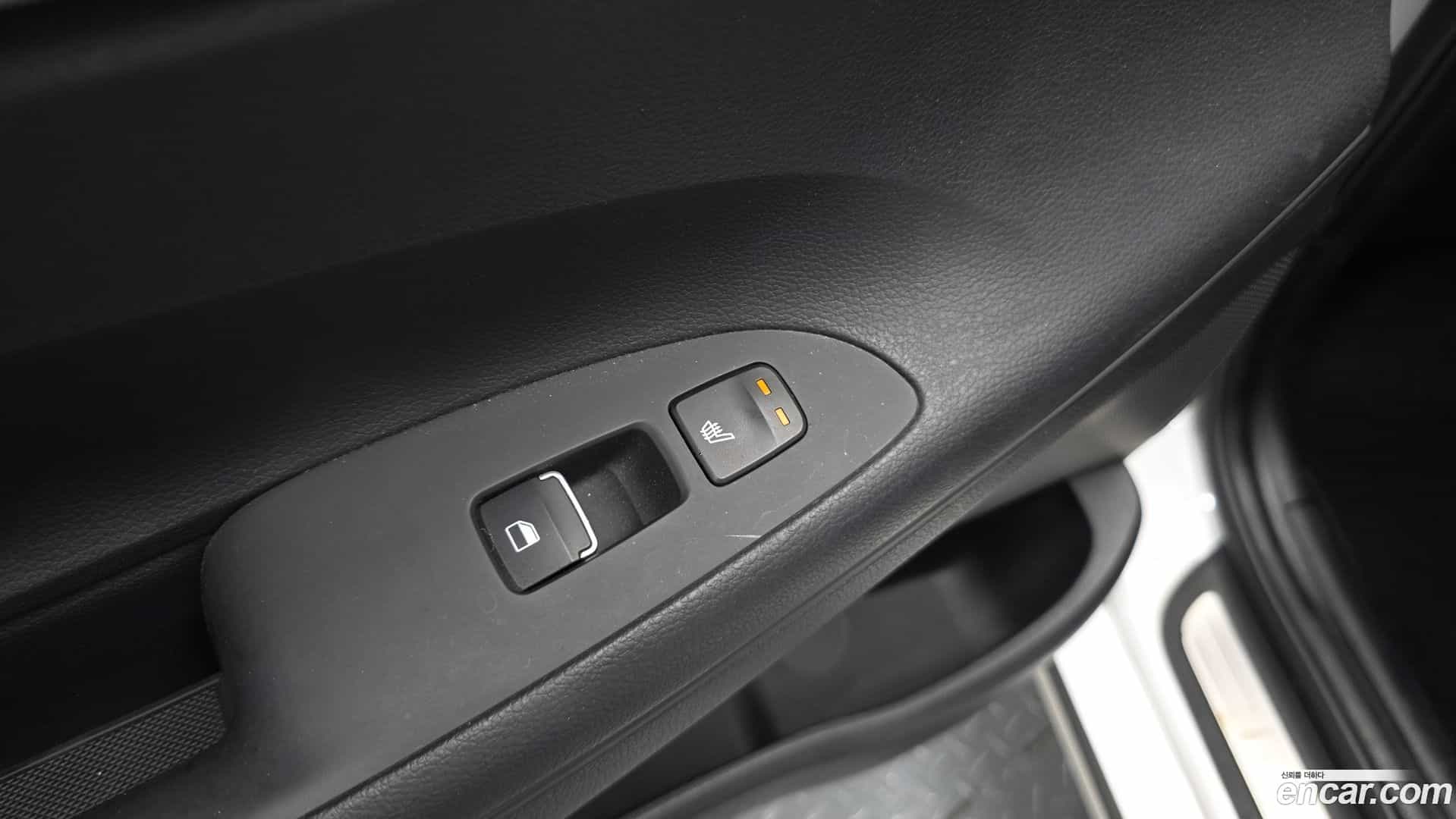 Grandeur Hyundai 2019.4-OPTION-023