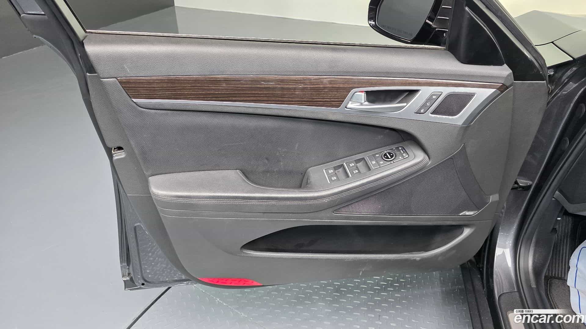 G80 Genesis 2016.7-INNER-034