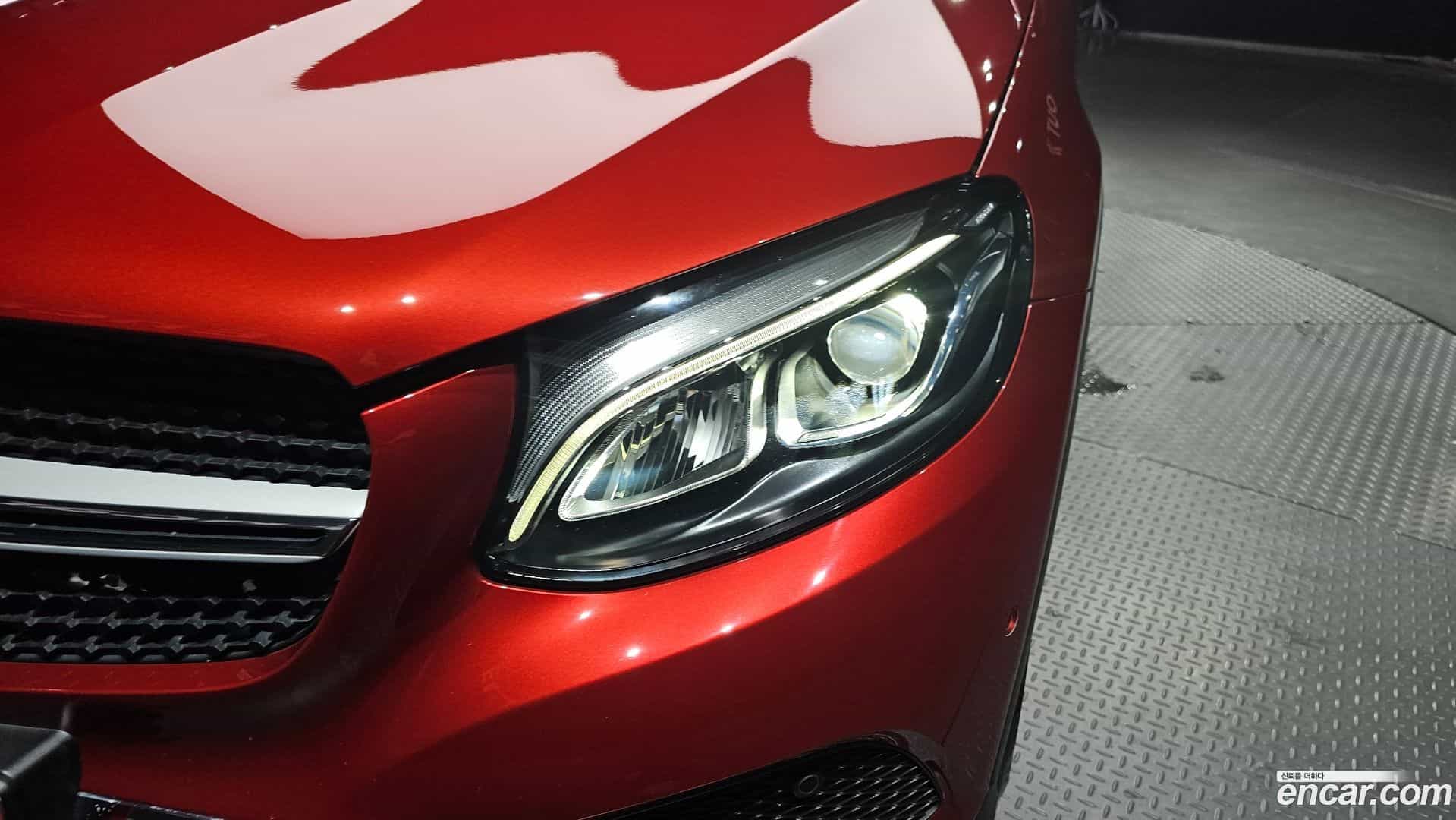 GLC-Class Mercedes-Benz 2019.2-OUTER-032
