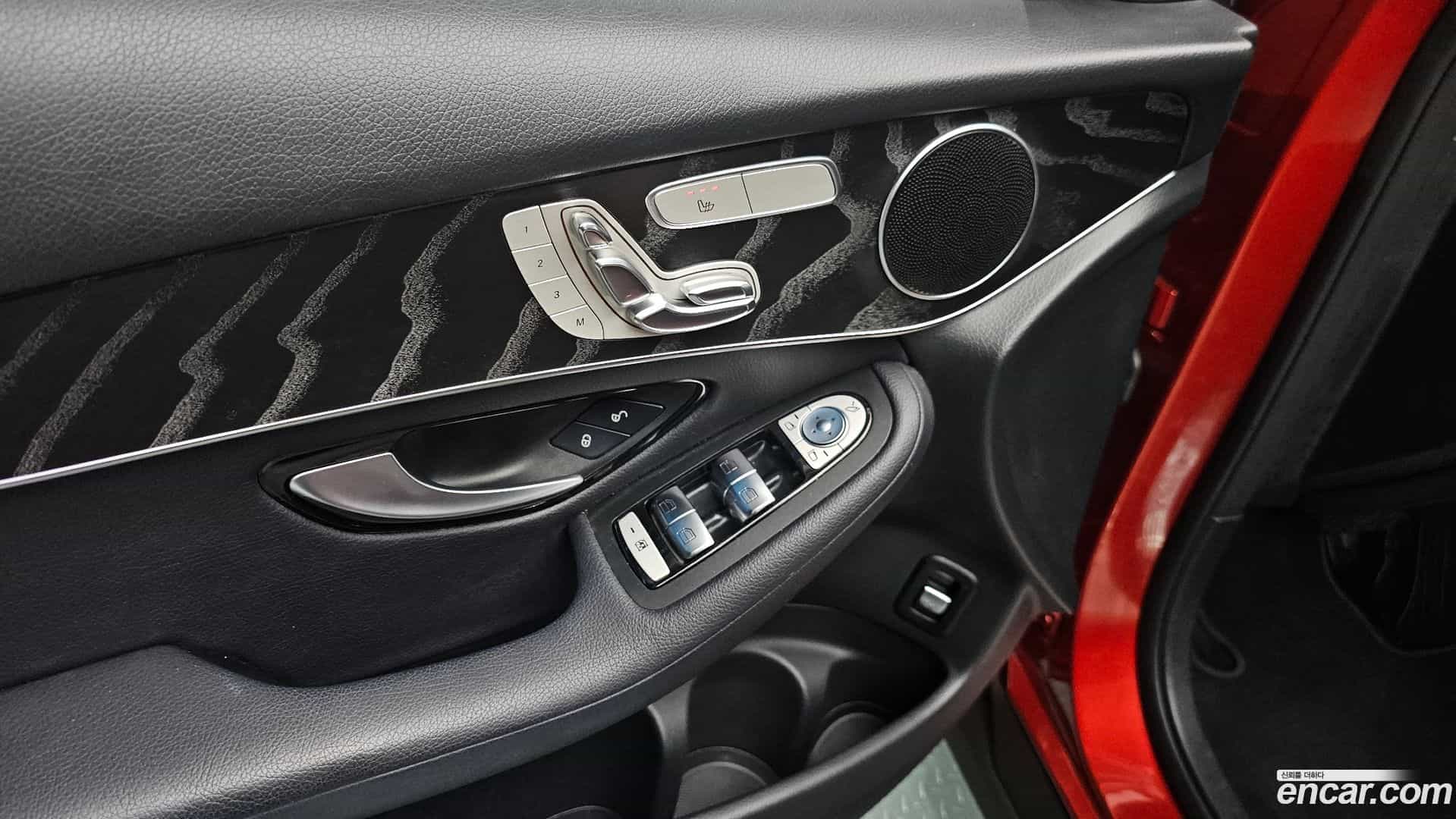 GLC-Class Mercedes-Benz 2019.2-OPTION-040