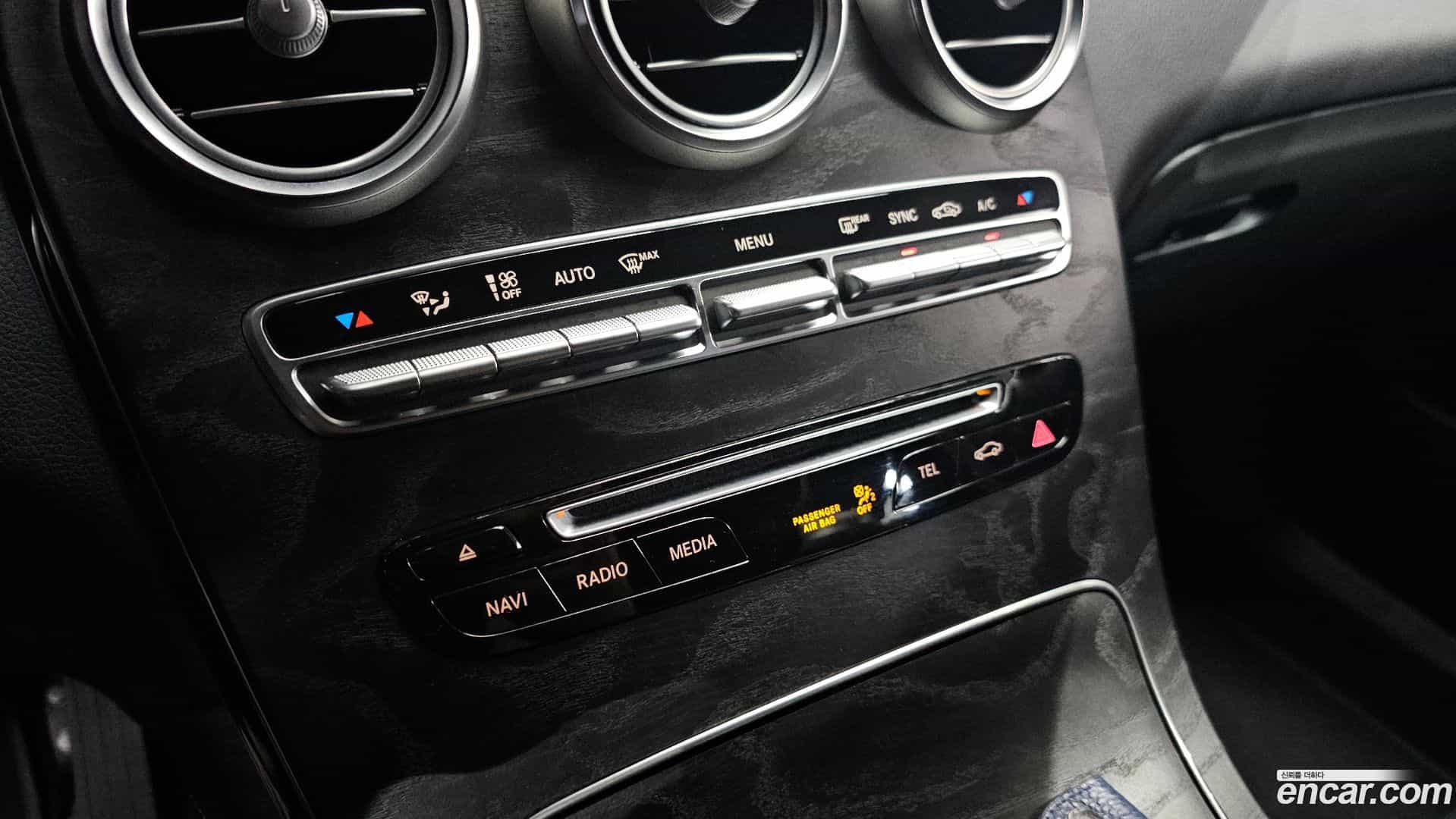 GLC-Class Mercedes-Benz 2019.2-OPTION-042