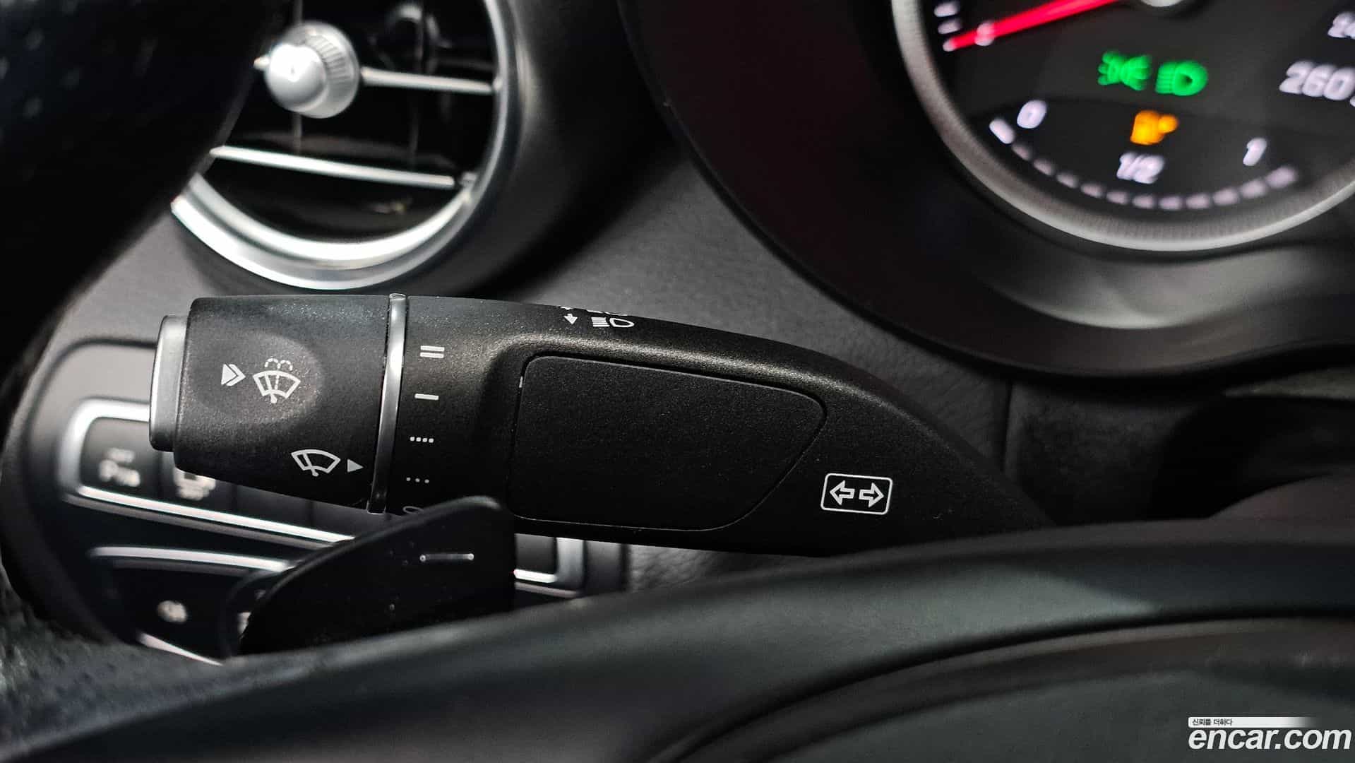 GLC-Class Mercedes-Benz 2019.2-OPTION-044