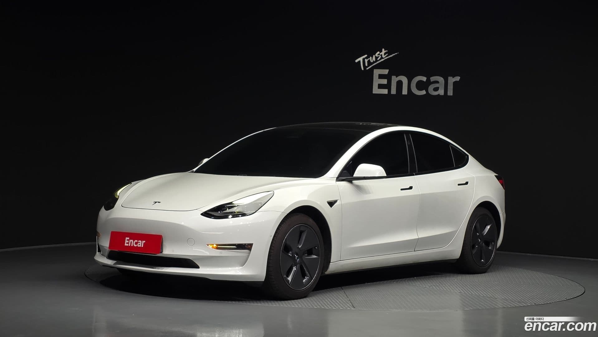 Main__Slider__Photo:Model 3 Tesla 2021.2-0