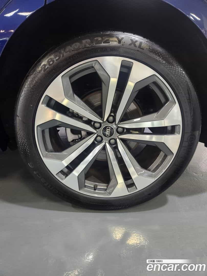 Q8 Audi 2023.11-OUTER-005