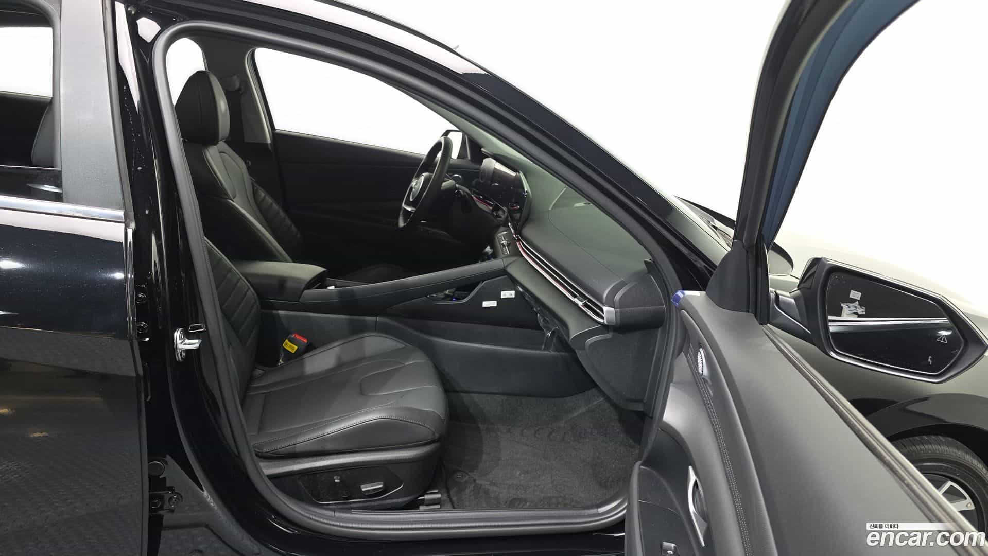 AVANTE Hyundai 2023.10-OPTION-015