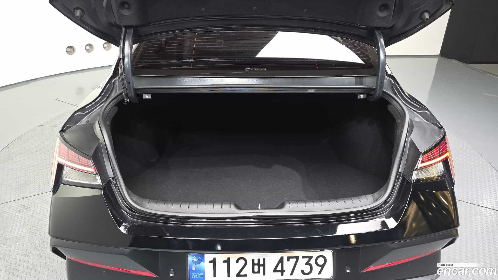 AVANTE Hyundai 2023.10-OPTION-024