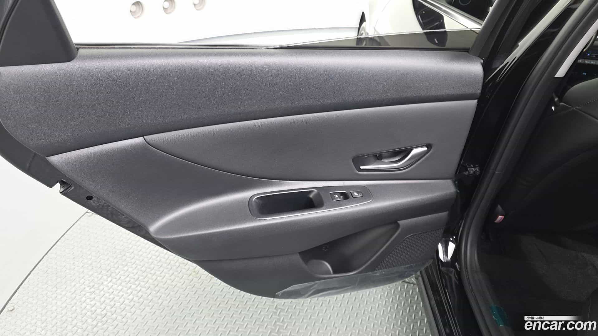 AVANTE Hyundai 2023.10-INNER-035