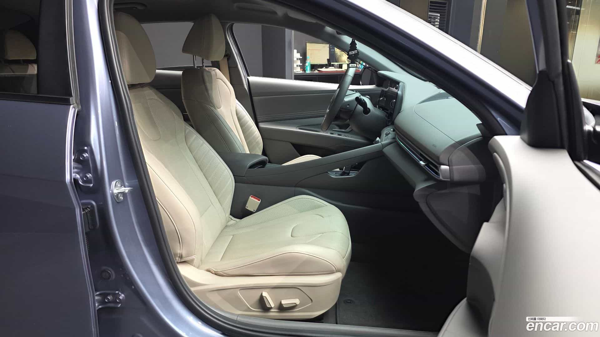 AVANTE Hyundai 2023.7-OPTION-015
