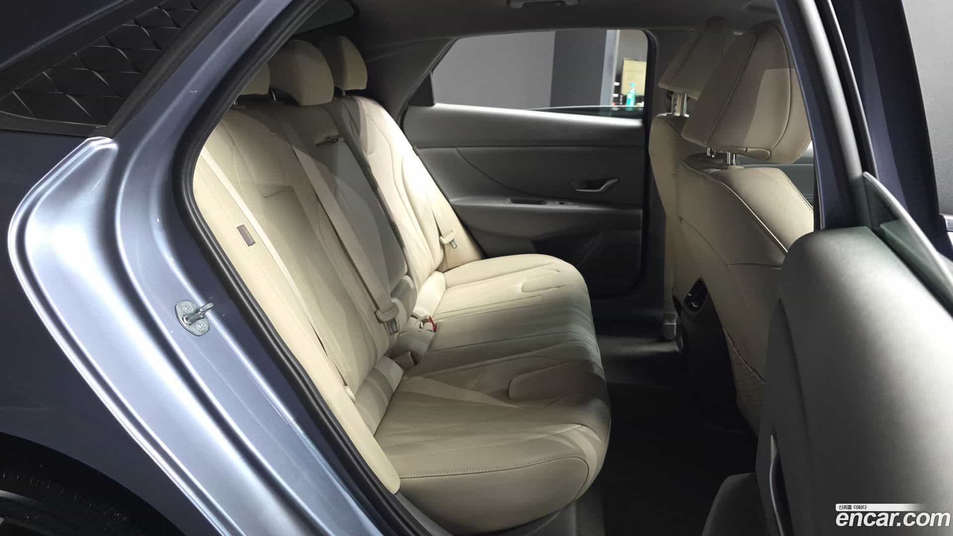 AVANTE Hyundai 2023.7-OPTION-016