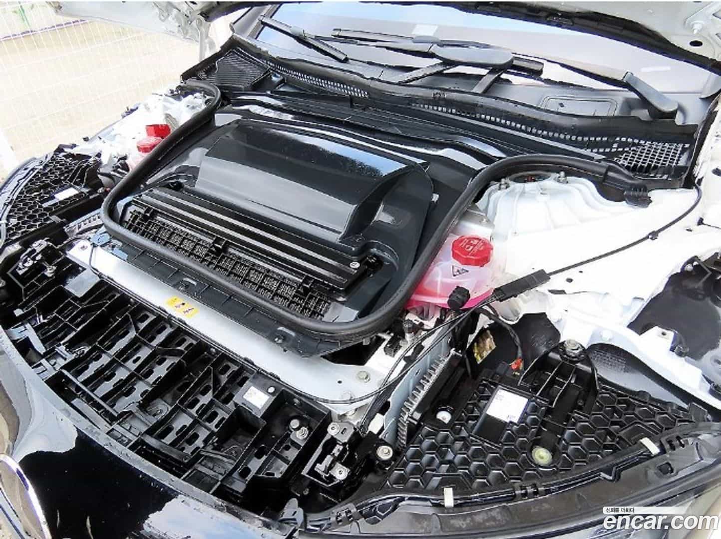 EQE Mercedes-Benz 2023.7-OPTION-023