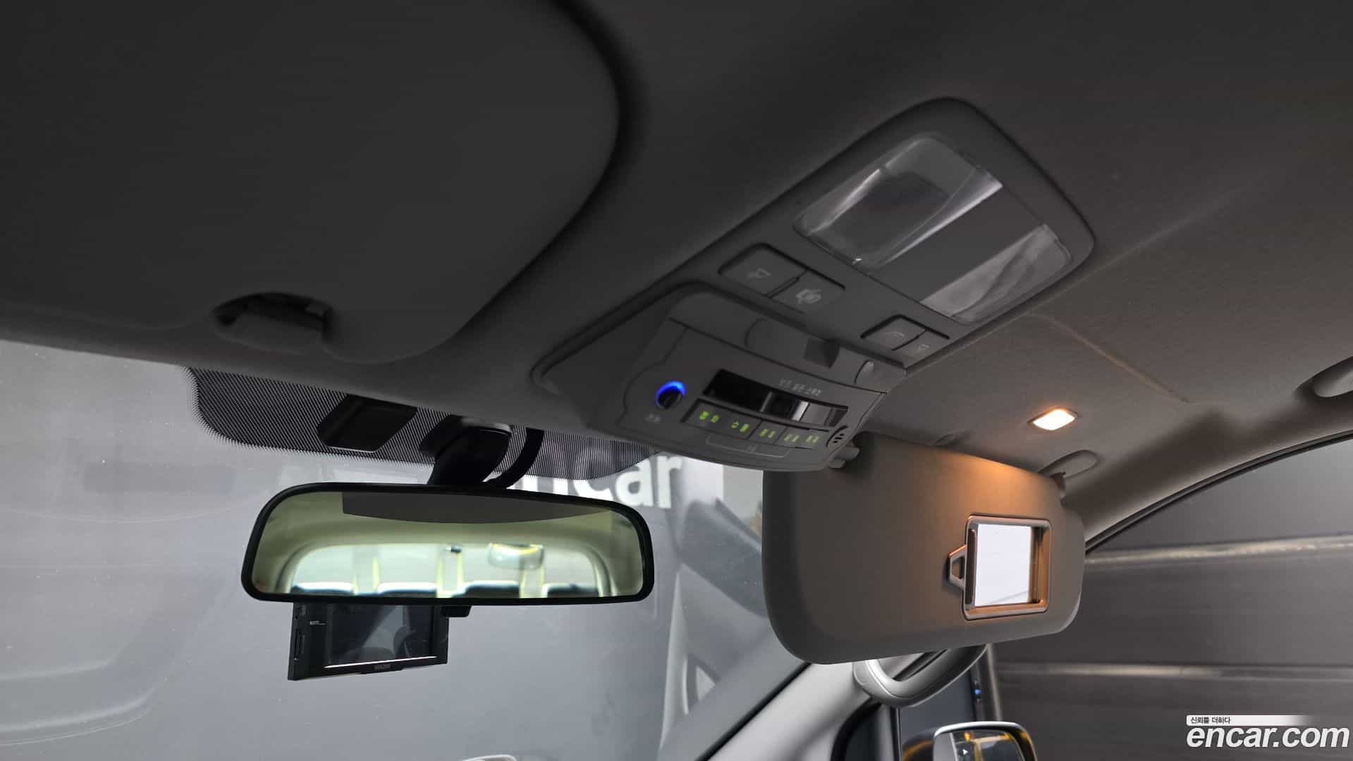 Starex Hyundai 2017.6-OPTION-023
