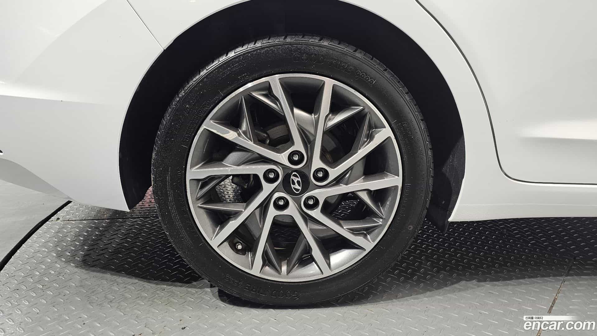 AVANTE Hyundai 2020.2-OUTER-005