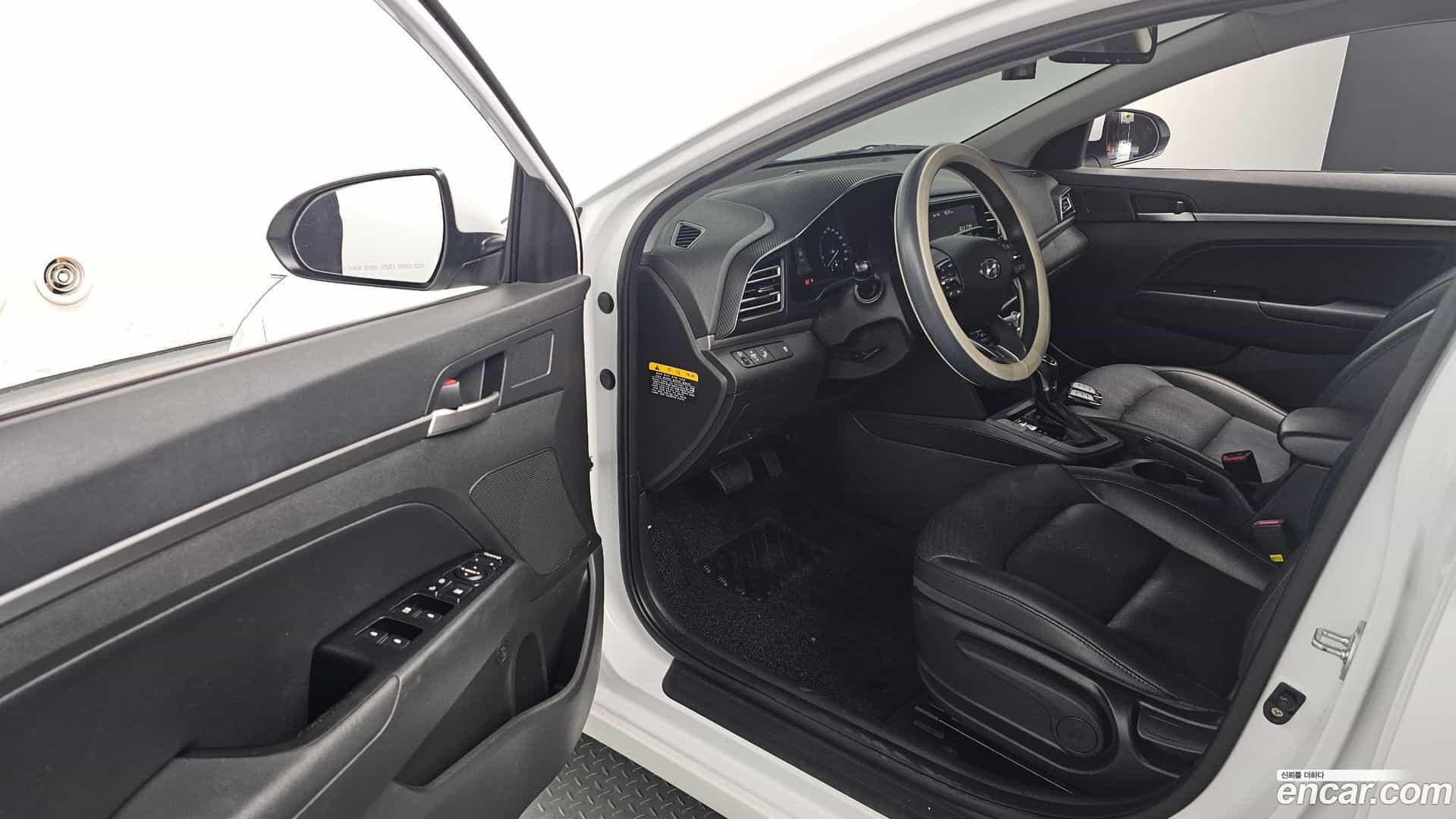 AVANTE Hyundai 2020.2-INNER-010