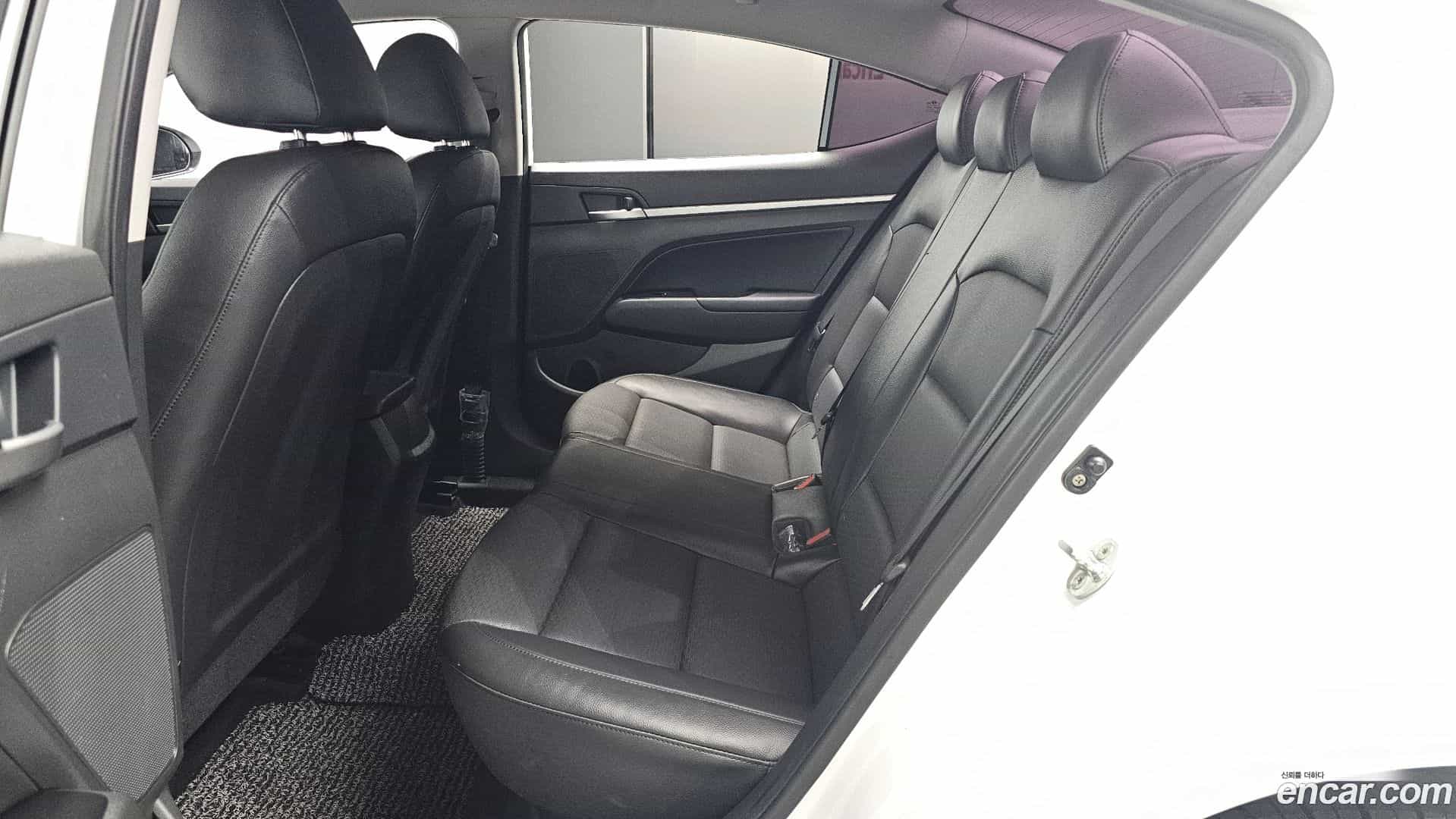 AVANTE Hyundai 2020.2-OPTION-015