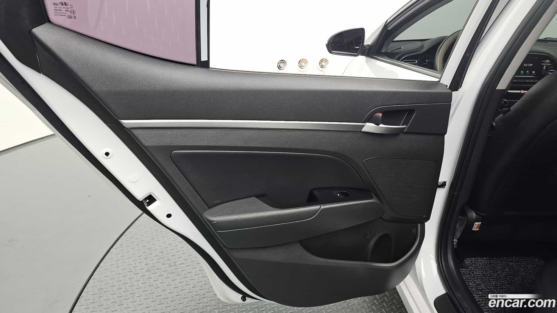 AVANTE Hyundai 2020.2-INNER-035