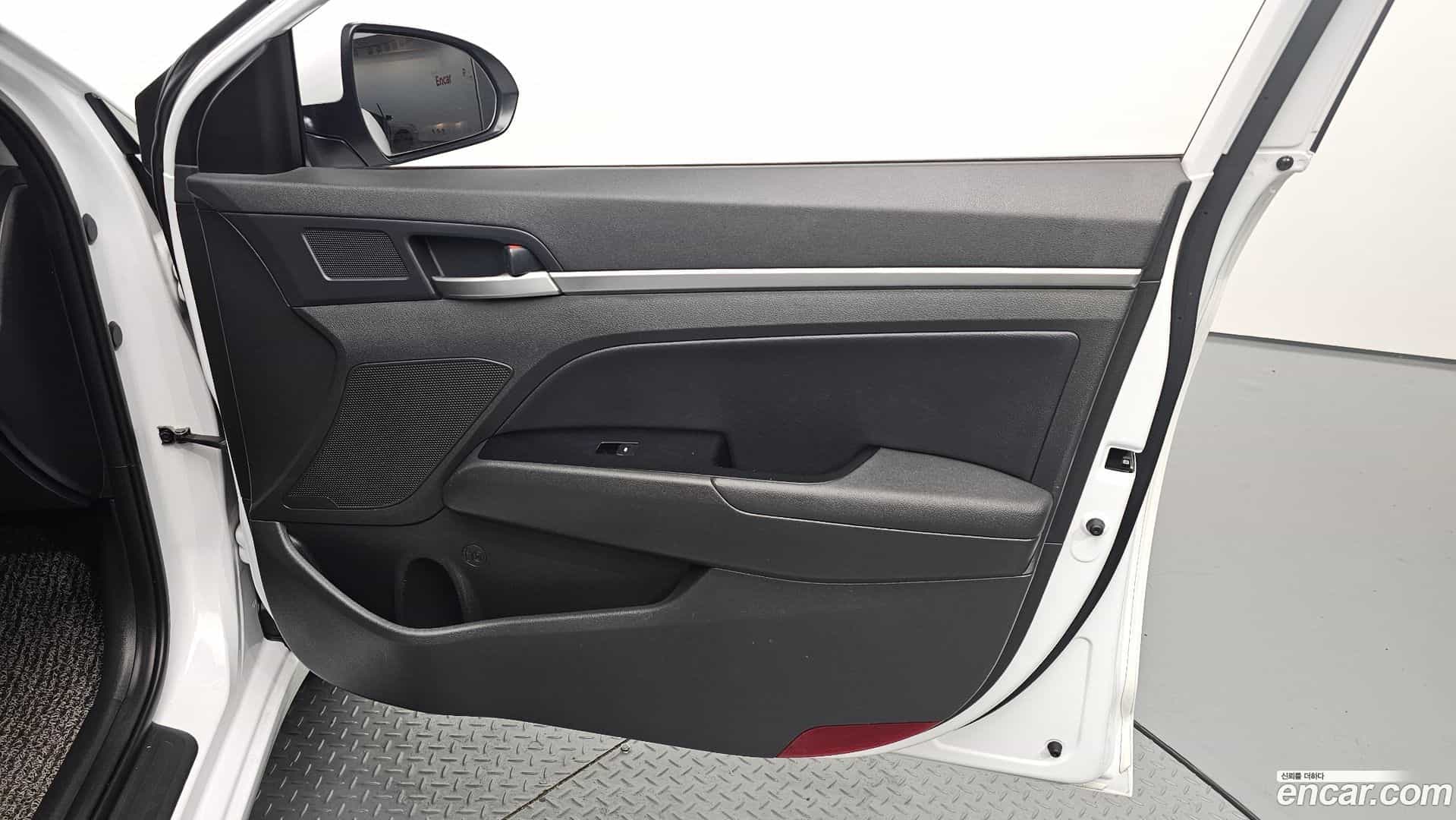 AVANTE Hyundai 2020.2-OPTION-040