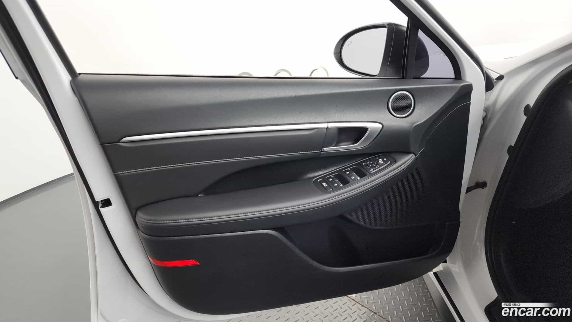 Sonata Hyundai 2023.1-INNER-034