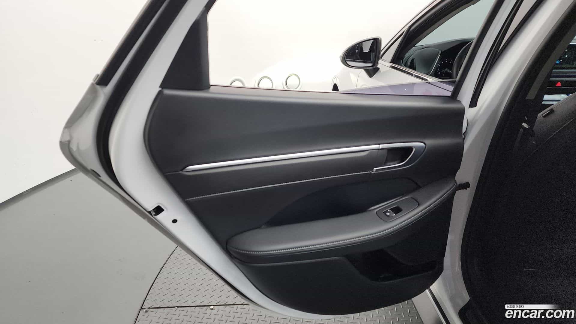 Sonata Hyundai 2023.1-INNER-035