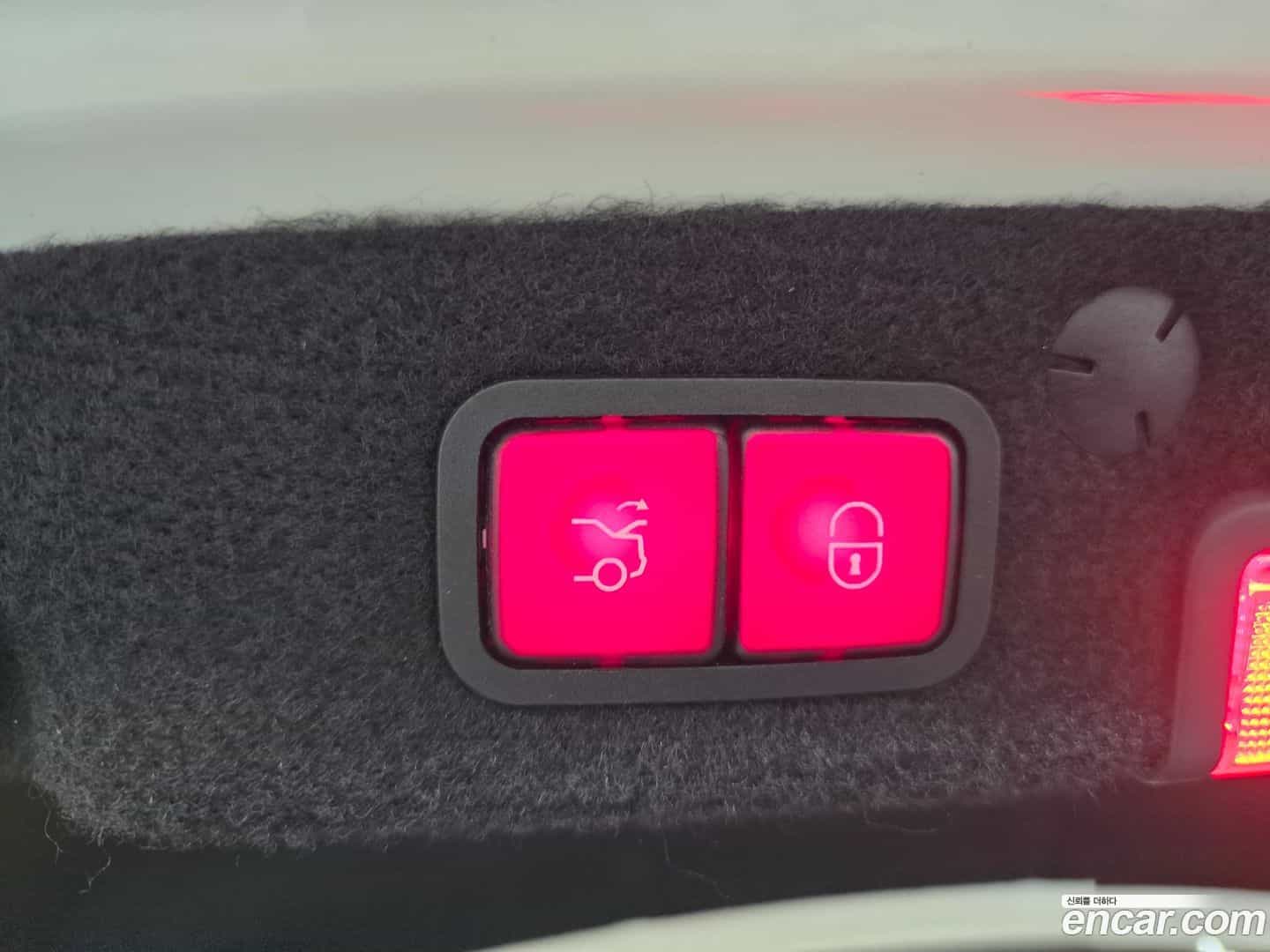 C-Class Mercedes-Benz 2018.11-OPTION-017