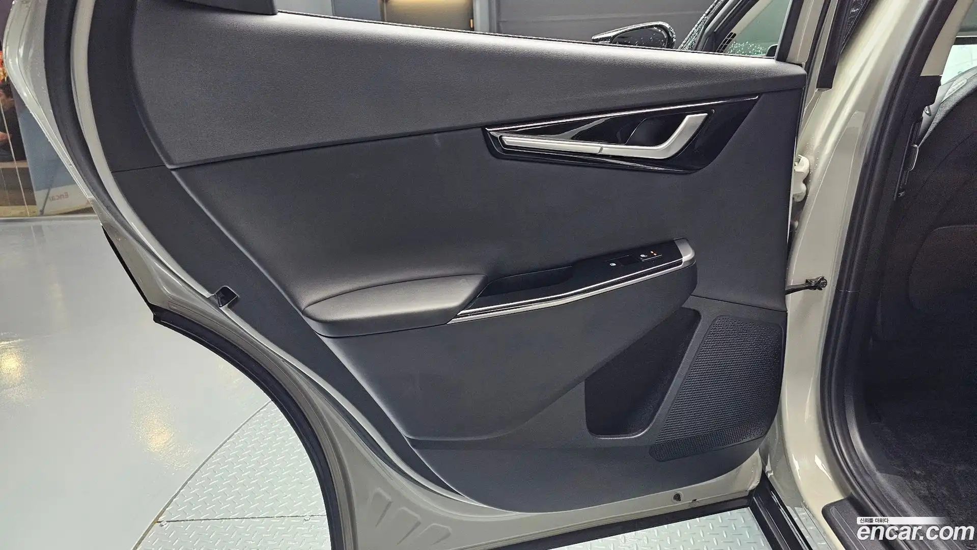 EV6 Kia 2022.1-INNER-035