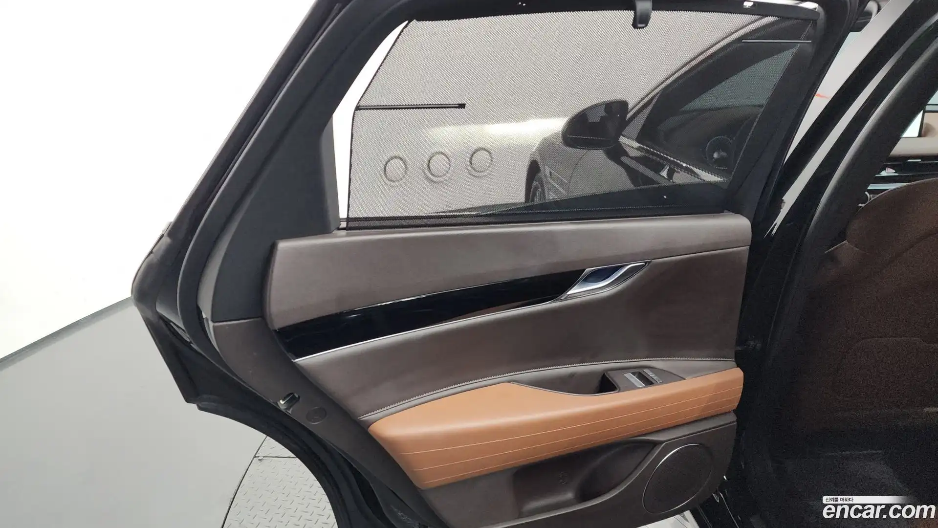 G80 Genesis 2022.3-INNER-035