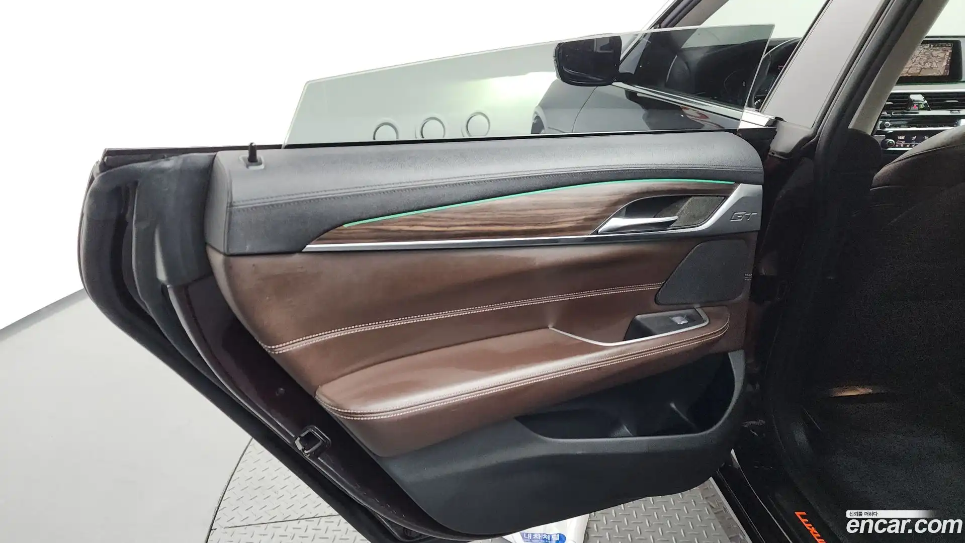 Gran Turismo BMW 2020.1-INNER-035