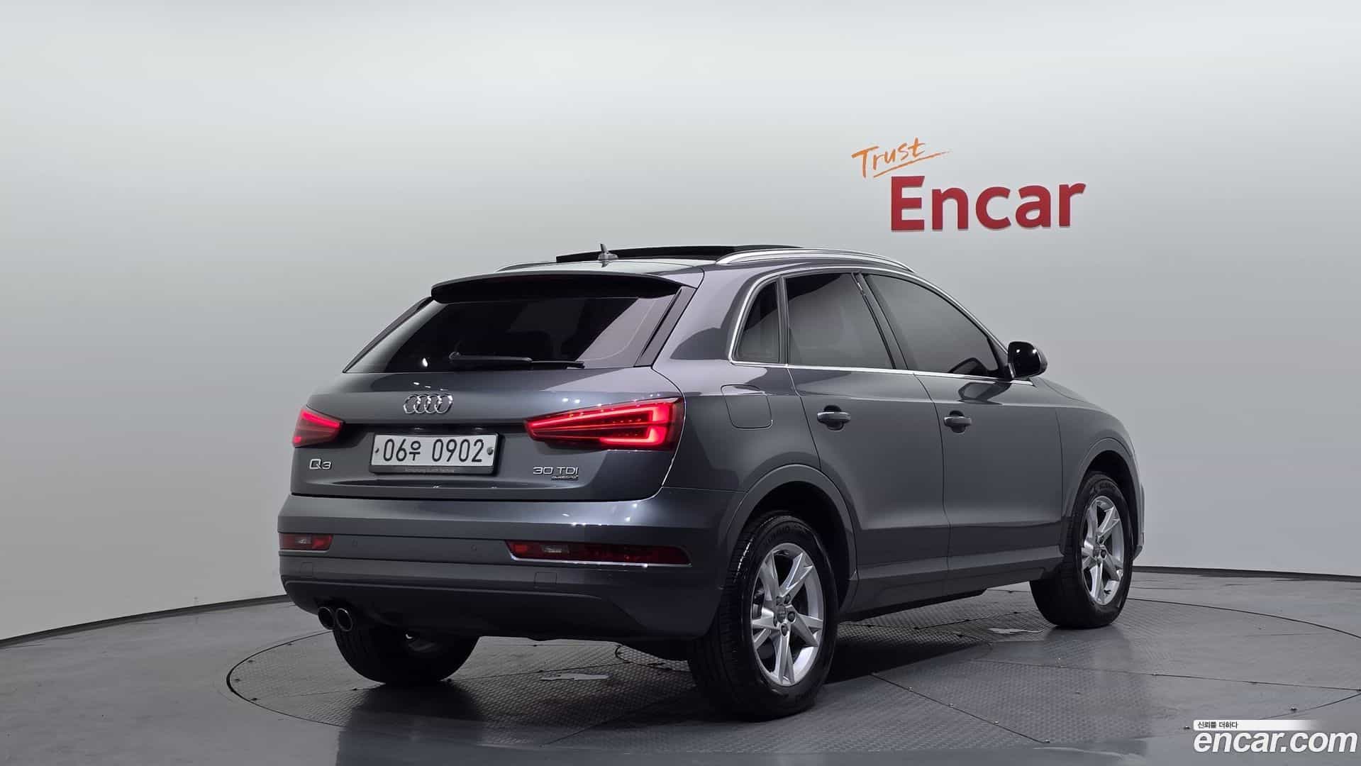 Q3 Audi 2015.10-OUTER-002
