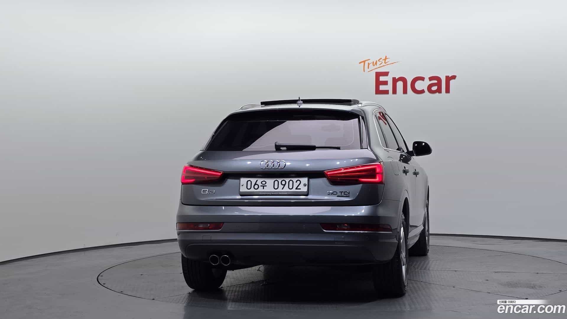 Q3 Audi 2015.10-OUTER-004