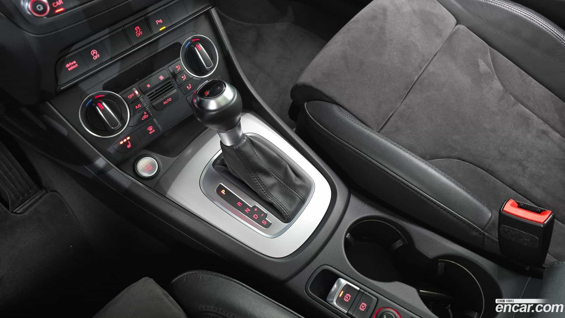 Q3 Audi 2015.10-INNER-009