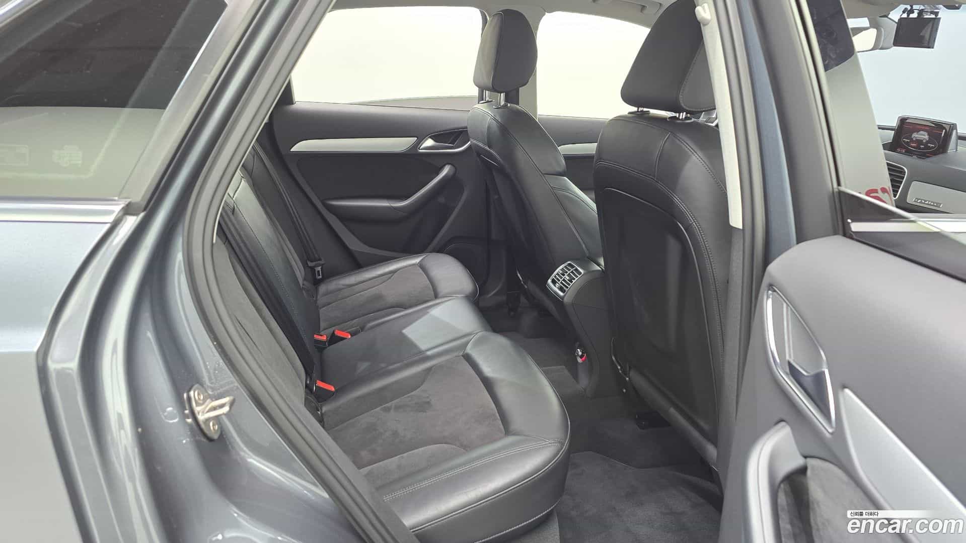 Q3 Audi 2015.10-OPTION-023