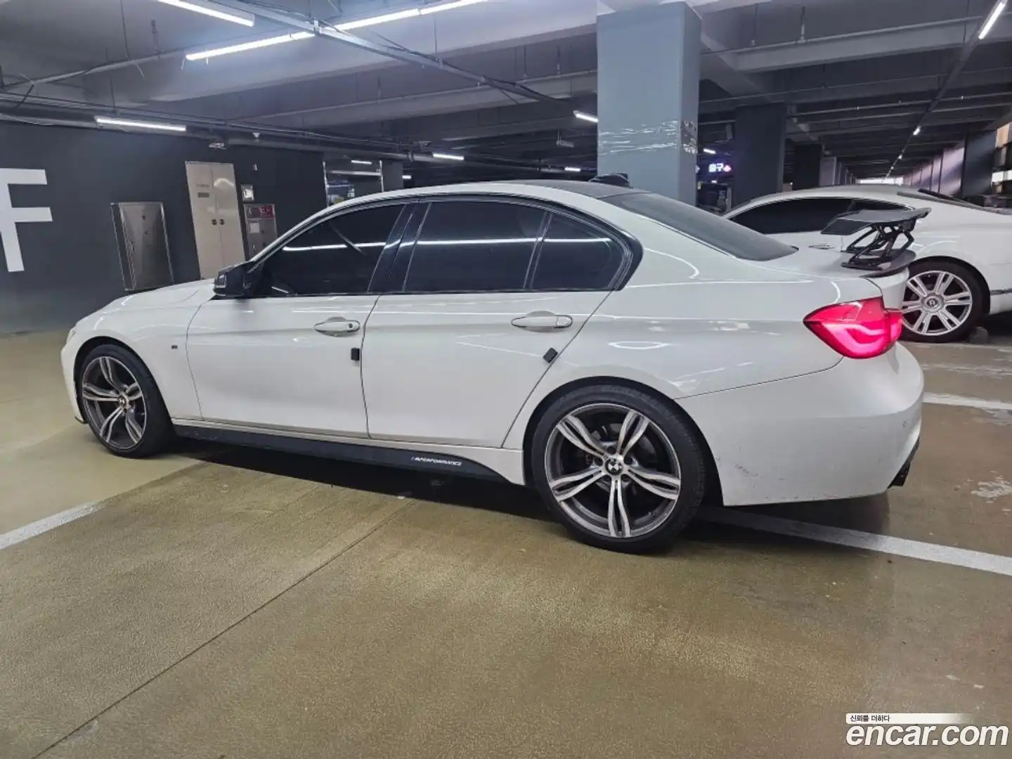 3-Series BMW 2018.0-OUTER-005