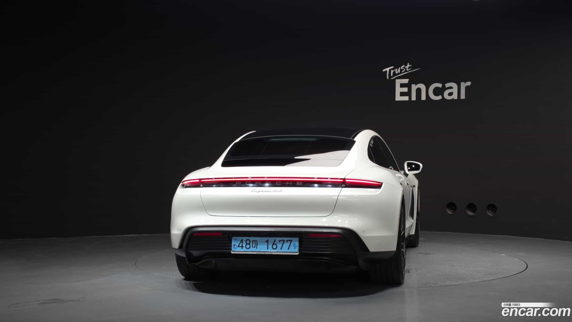 Taycan Porsche 2021.7-OUTER-004