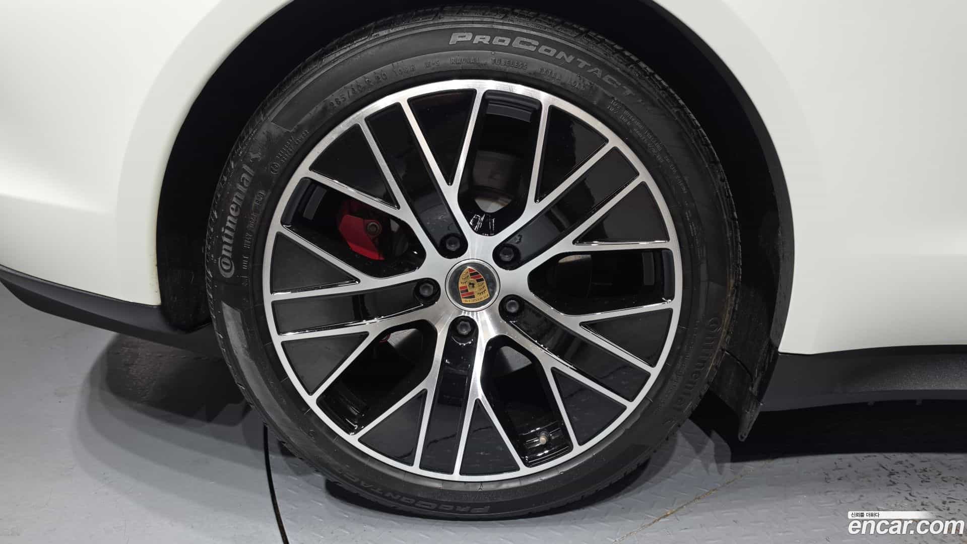 Taycan Porsche 2021.7-OUTER-005