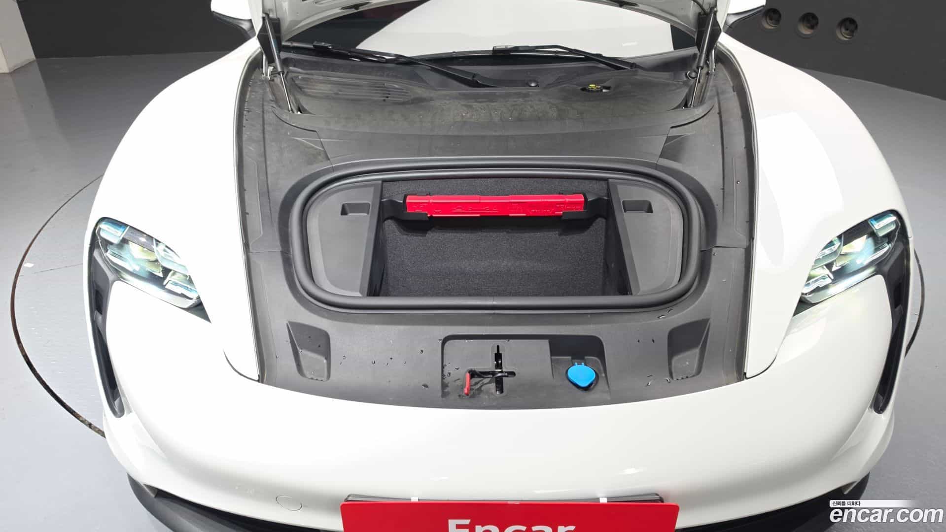 Taycan Porsche 2021.7-OUTER-006