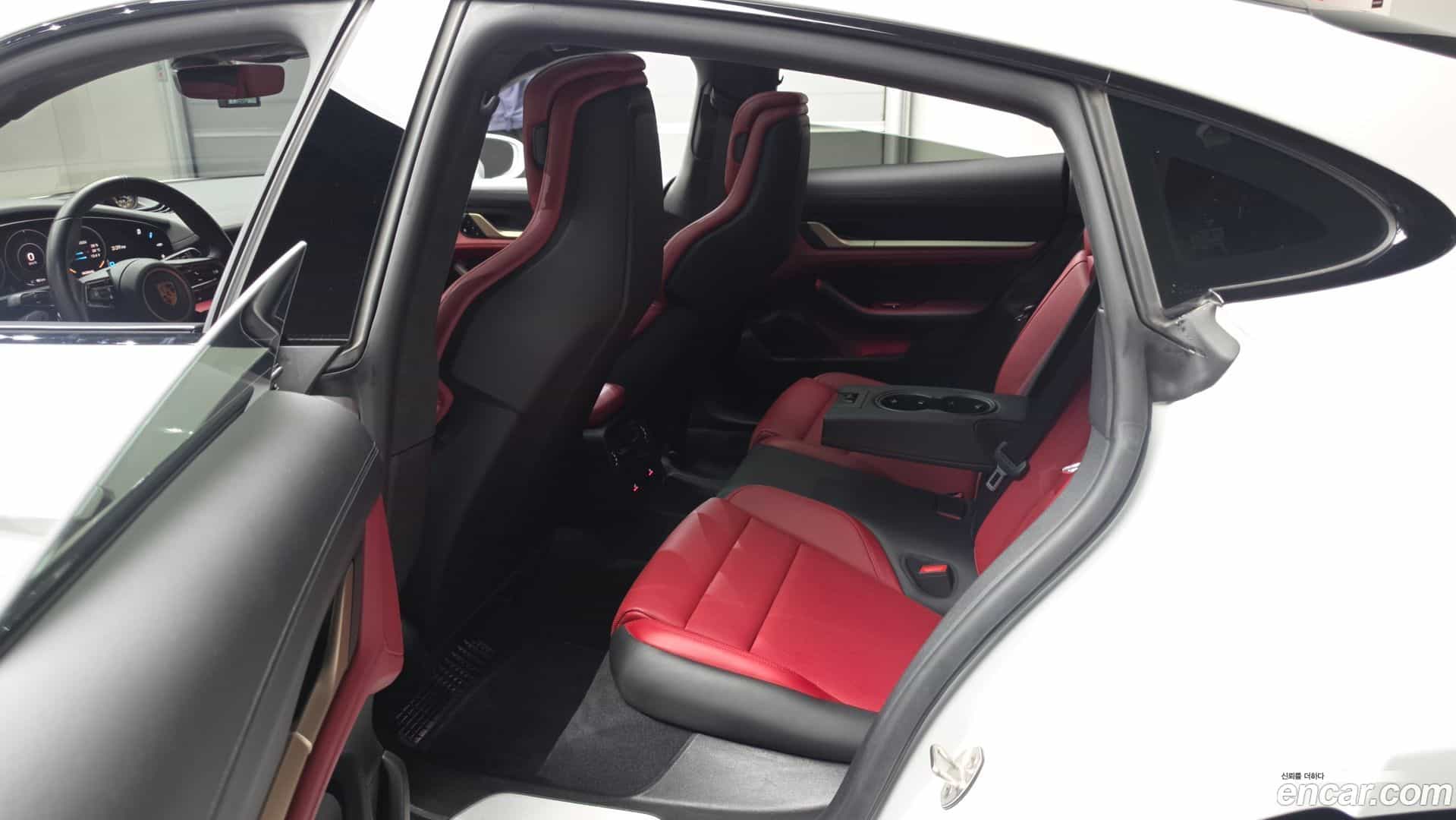 Taycan Porsche 2021.7-OPTION-015