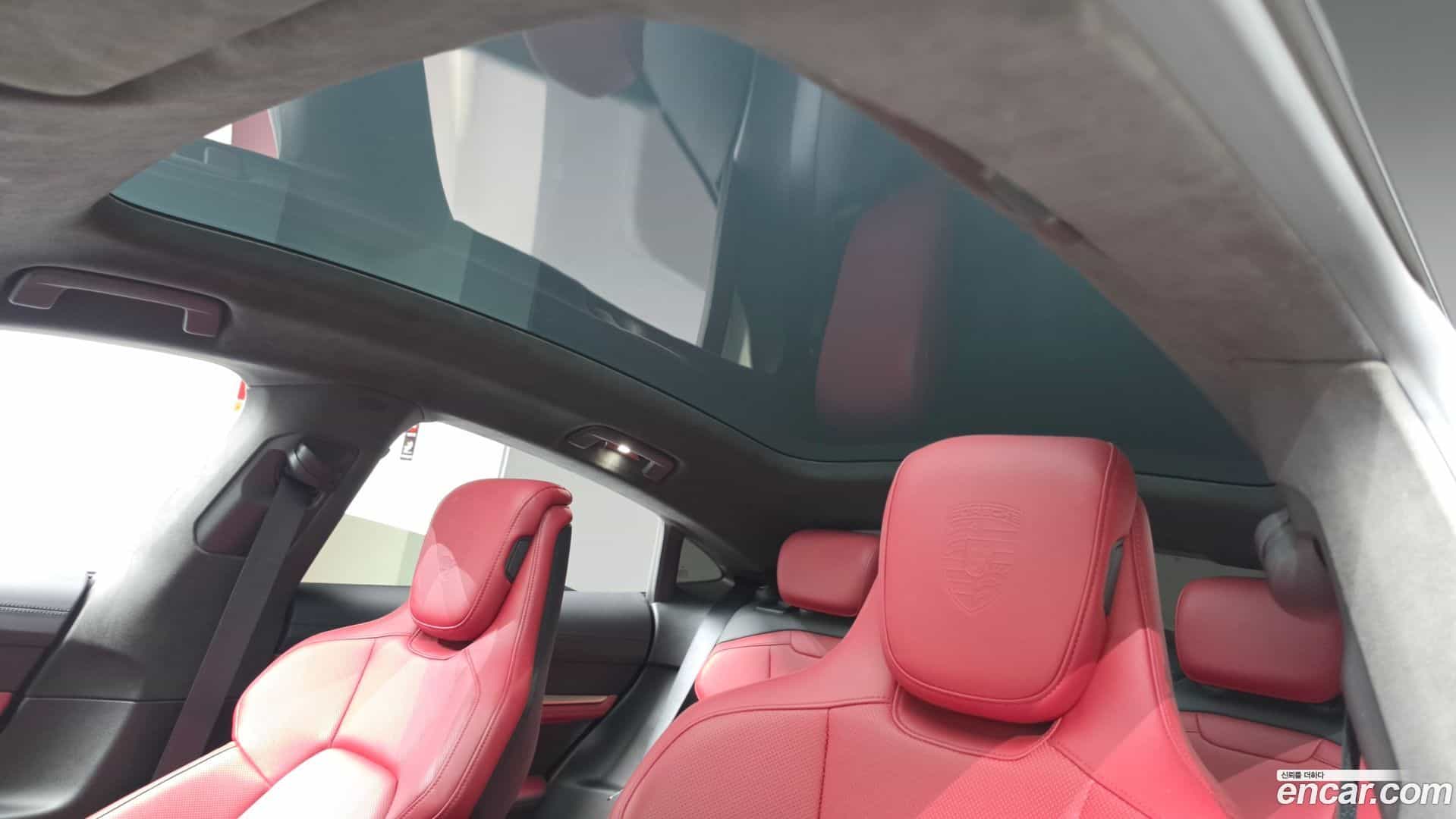 Taycan Porsche 2021.7-OPTION-023