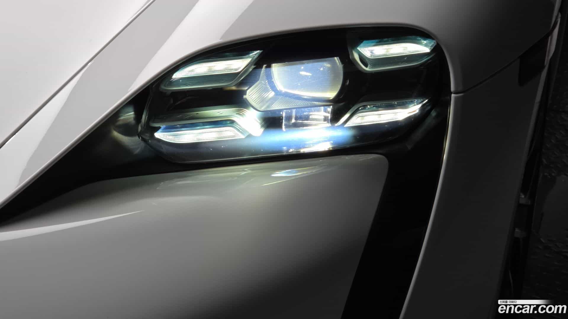 Taycan Porsche 2021.7-OUTER-032