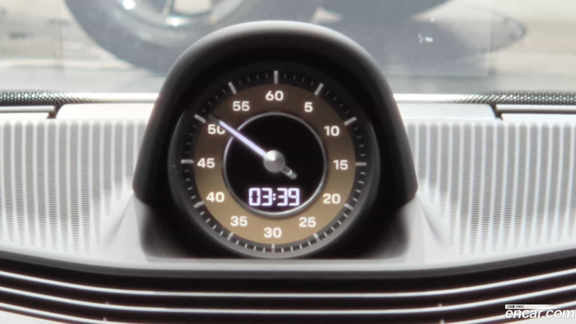Taycan Porsche 2021.7-OPTION-043