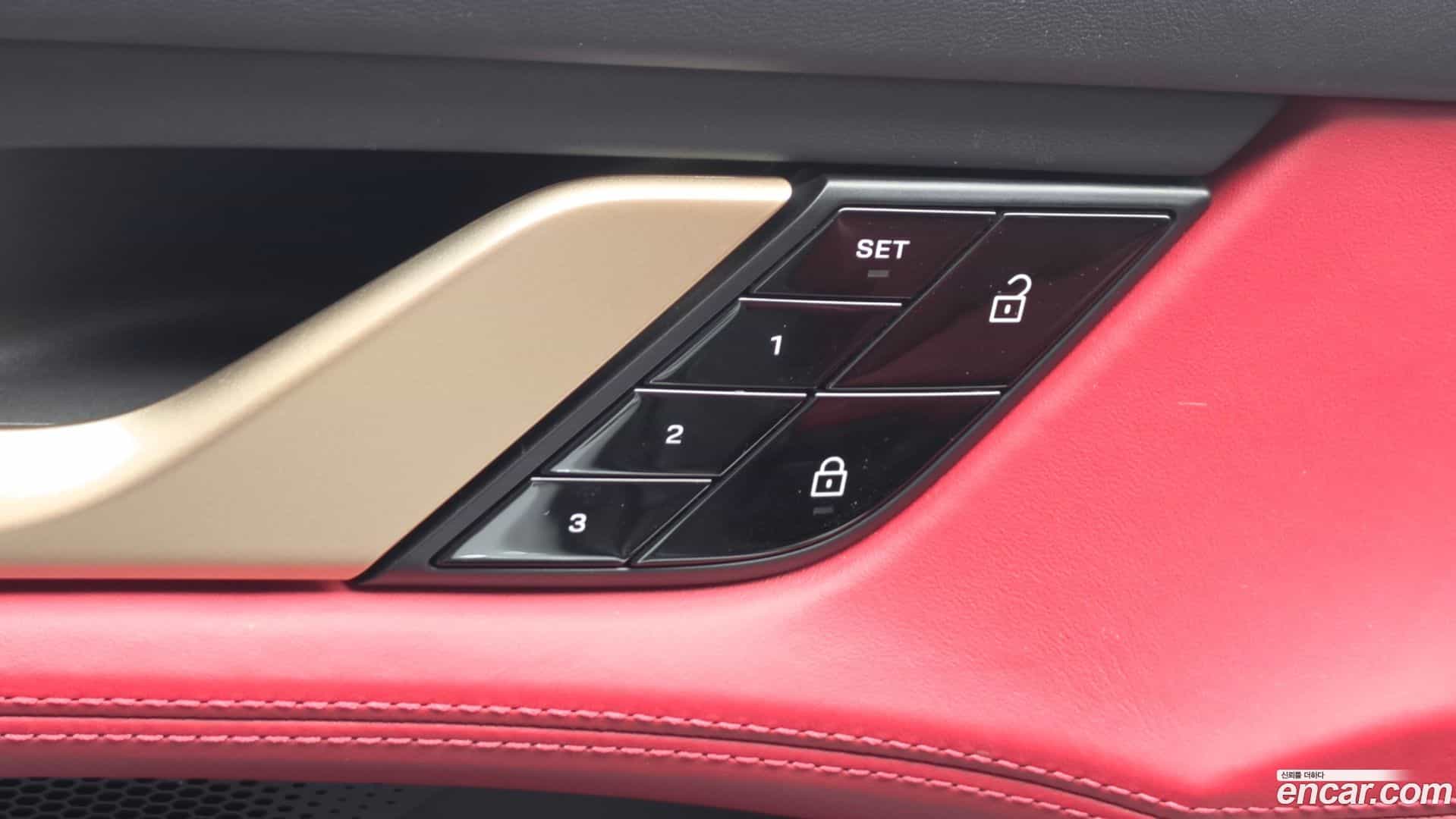 Taycan Porsche 2021.7-OPTION-044