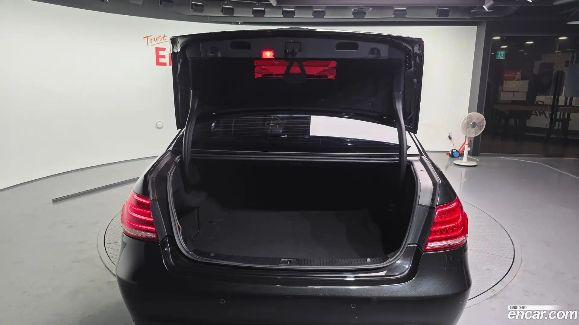 E-Class Mercedes-Benz 2016.2-OPTION-024