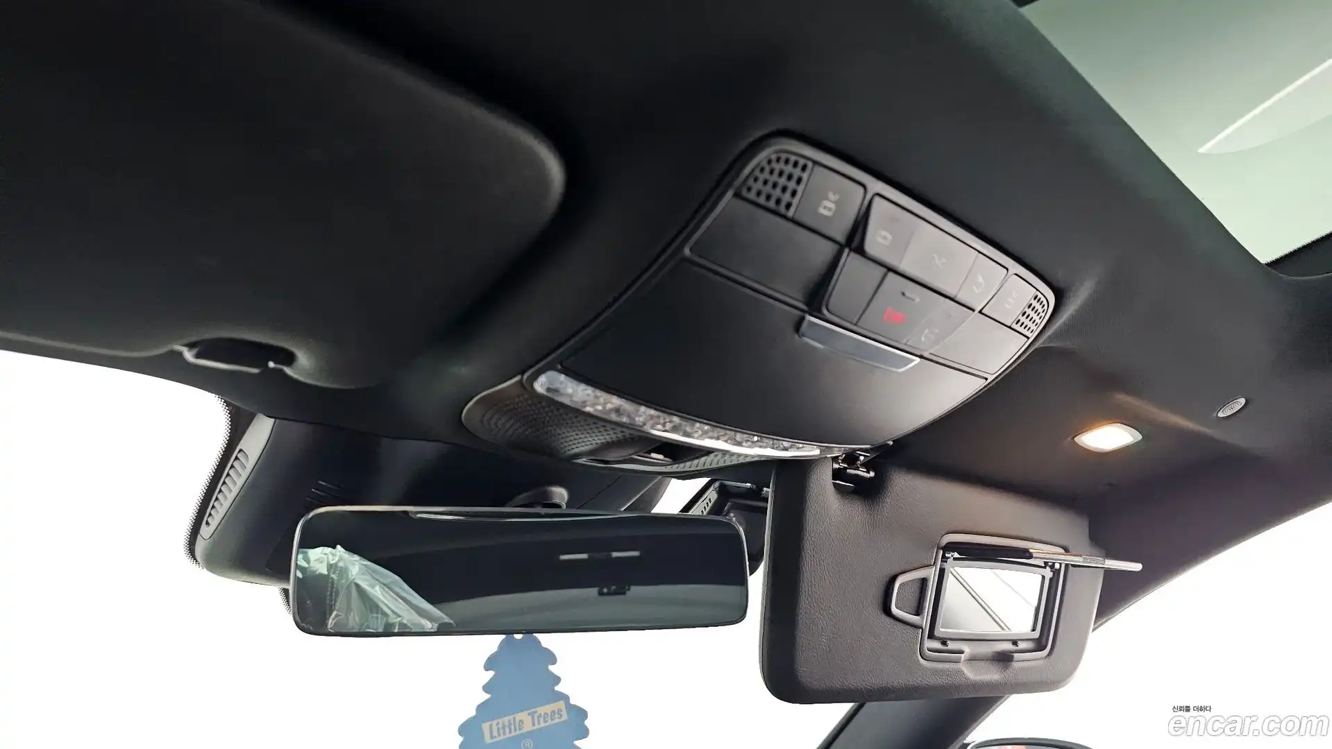 E-Class Mercedes-Benz 2022.11-OPTION-023