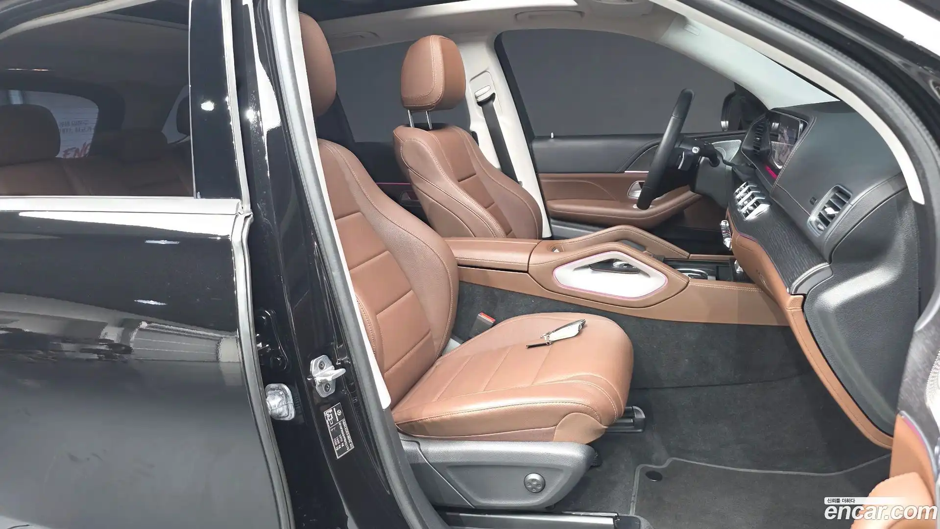 GLE-Class Mercedes-Benz 2023.8-OPTION-016