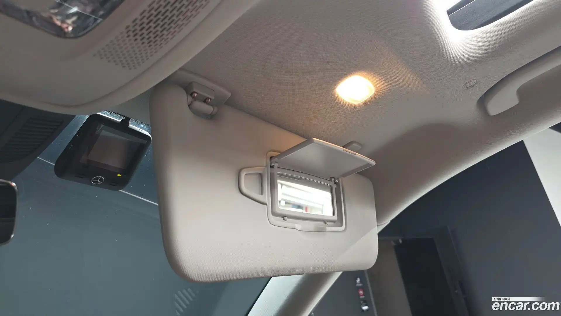 GLE-Class Mercedes-Benz 2023.8-INNER-036