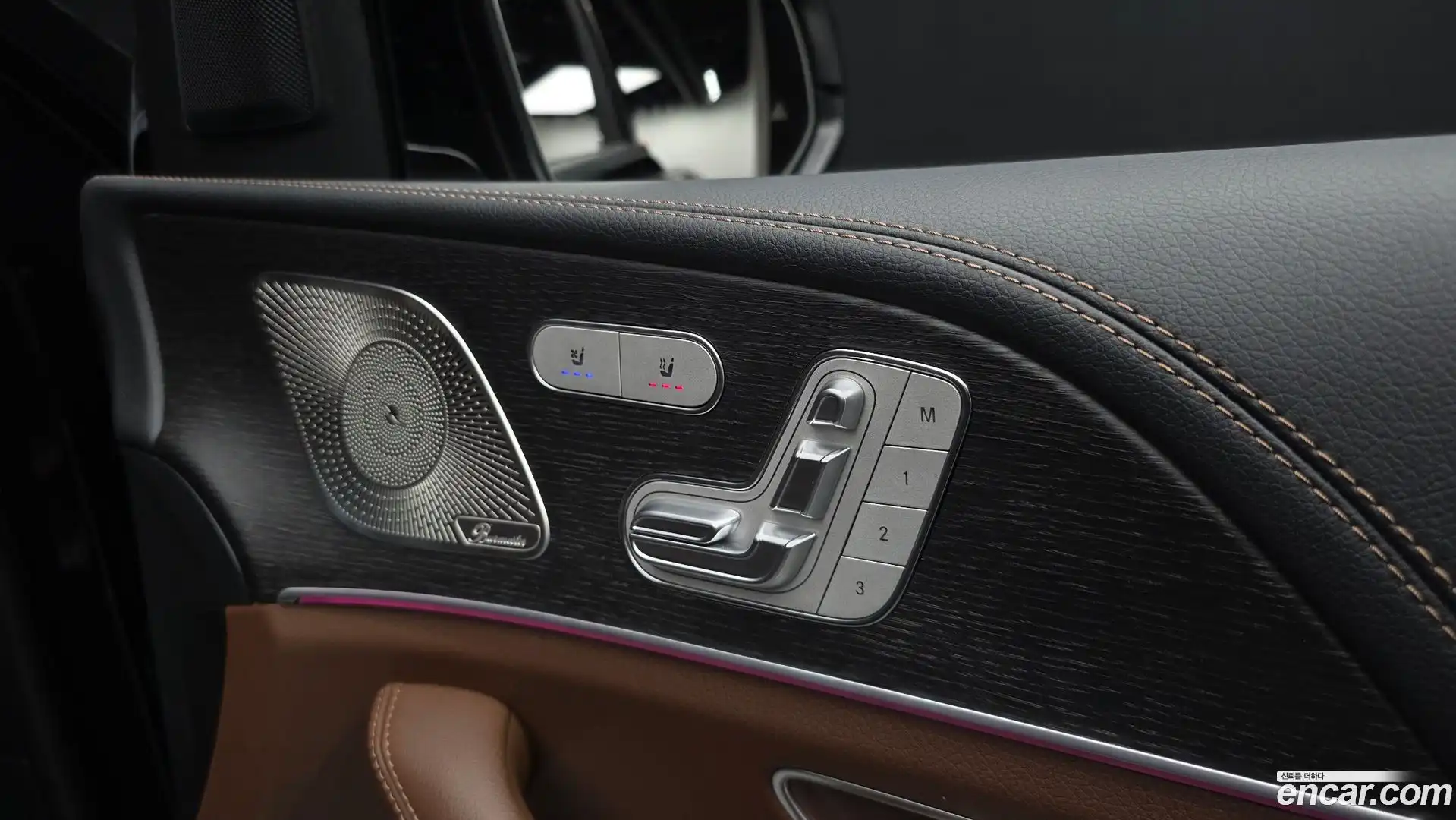 GLE-Class Mercedes-Benz 2023.8-OPTION-042