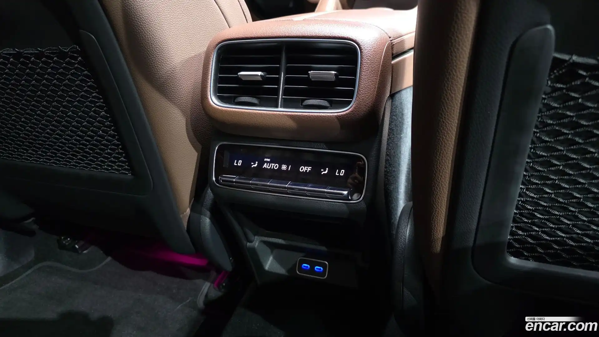 GLE-Class Mercedes-Benz 2023.8-OPTION-045
