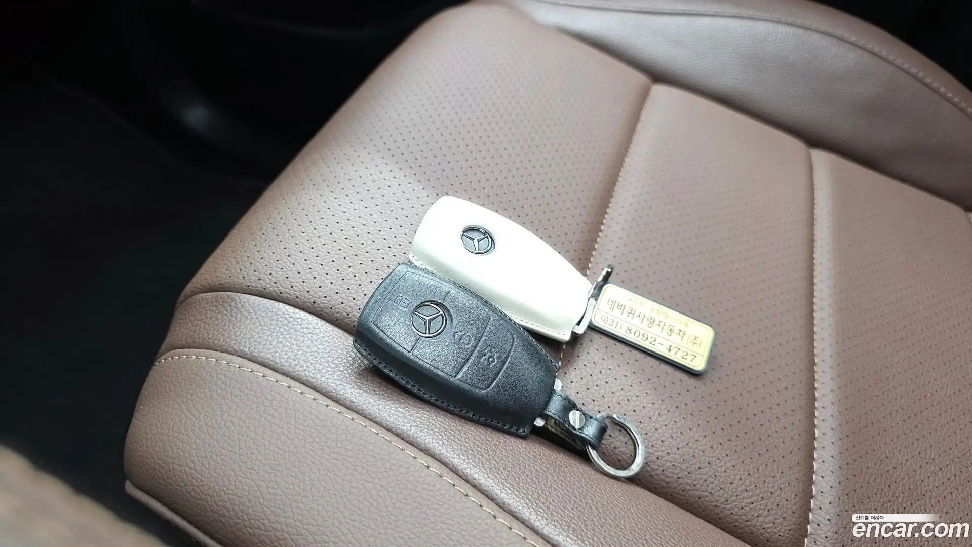 GLE-Class Mercedes-Benz 2023.8-OPTION-047