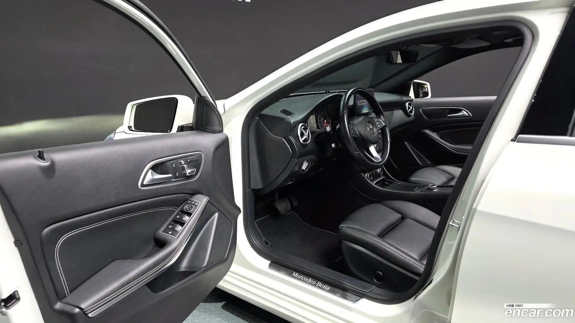 A-Class Mercedes-Benz 2017.11-INNER-010