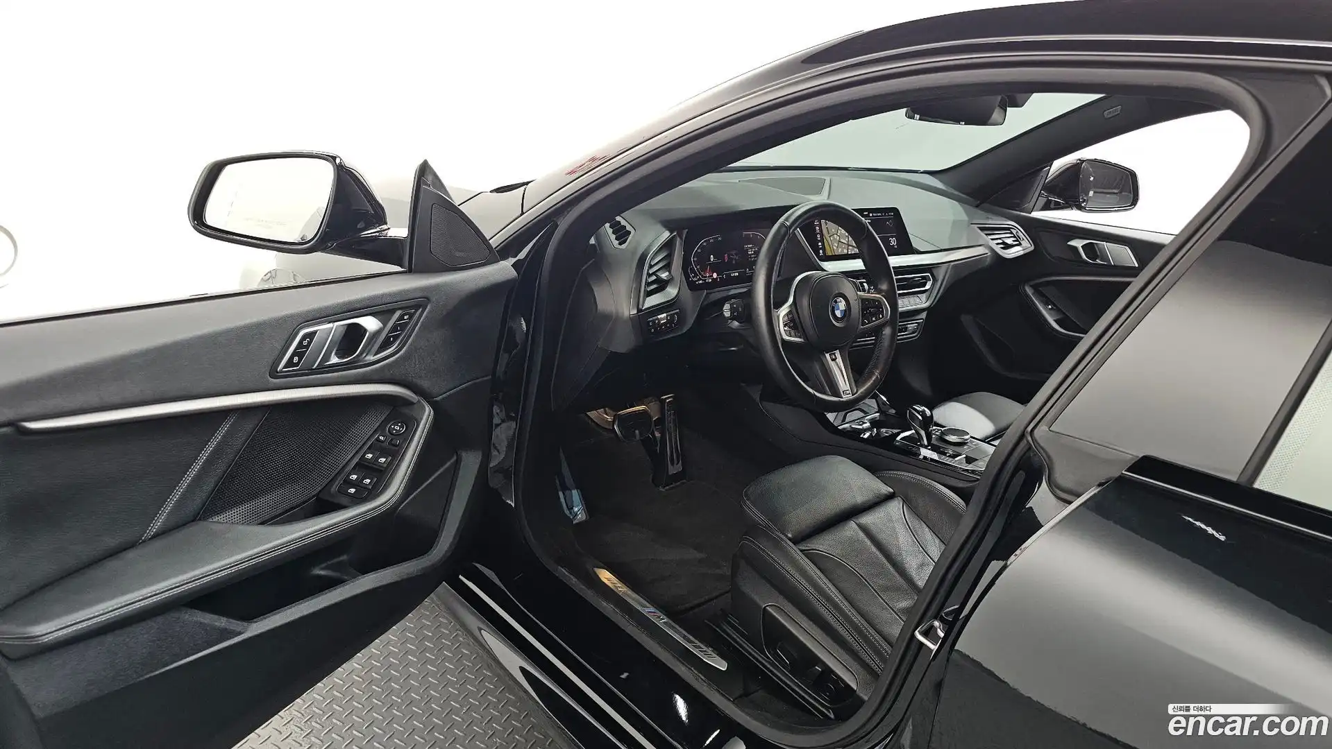 2-Series BMW 2022.7-INNER-010