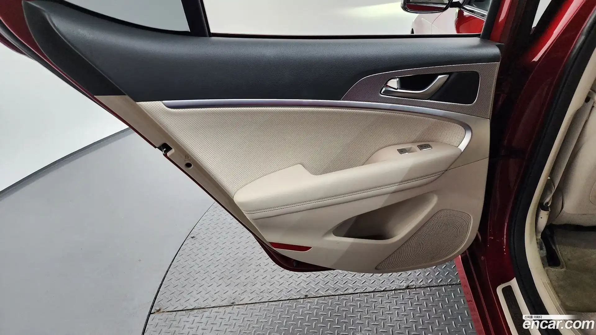 G70 Genesis 2021.0-INNER-035